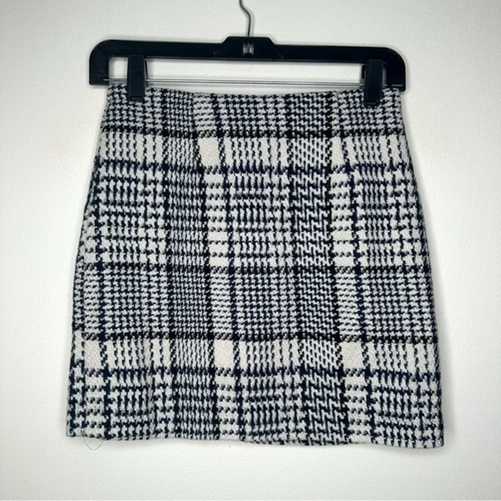 H&M Blue Black and White Tweed Mini Skirt Size 2